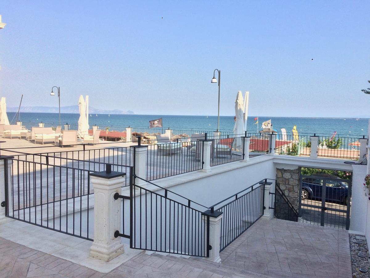 Klaton Beach Hotel Formia Bagian luar foto