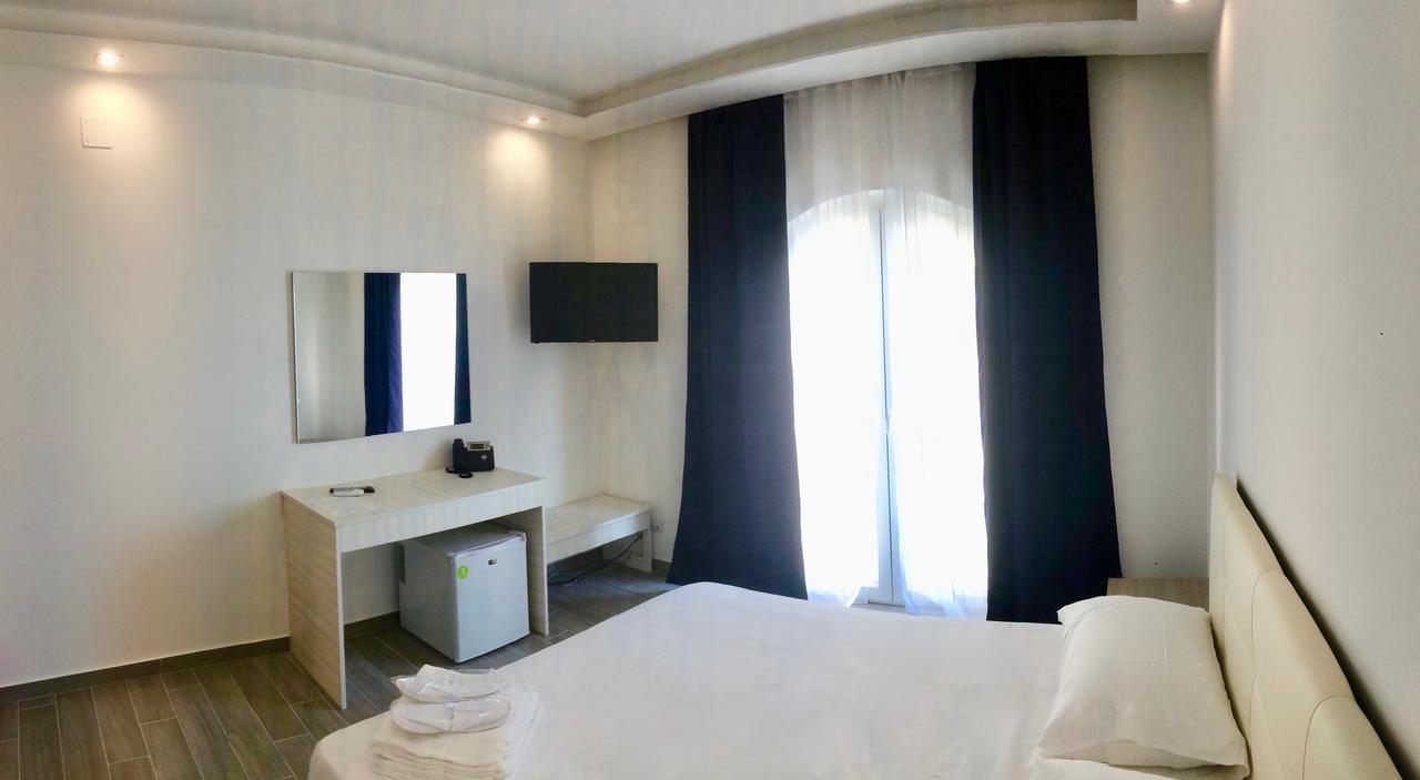 Klaton Beach Hotel Formia Bagian luar foto