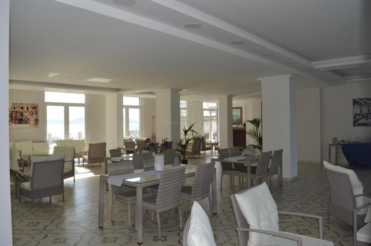 Klaton Beach Hotel Formia Bagian luar foto